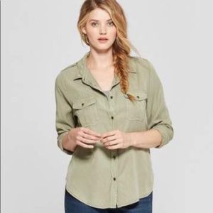 Universal Thread Army Green Button Up Shirt